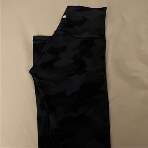 black camo lululemon pants!